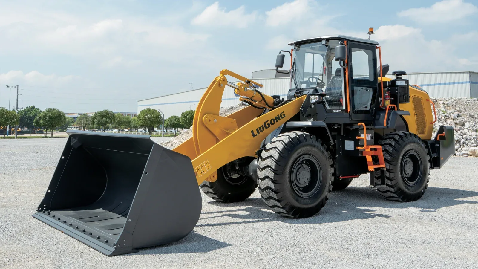 Cargador frontal LiuGong 842T — vista 1 del equipo