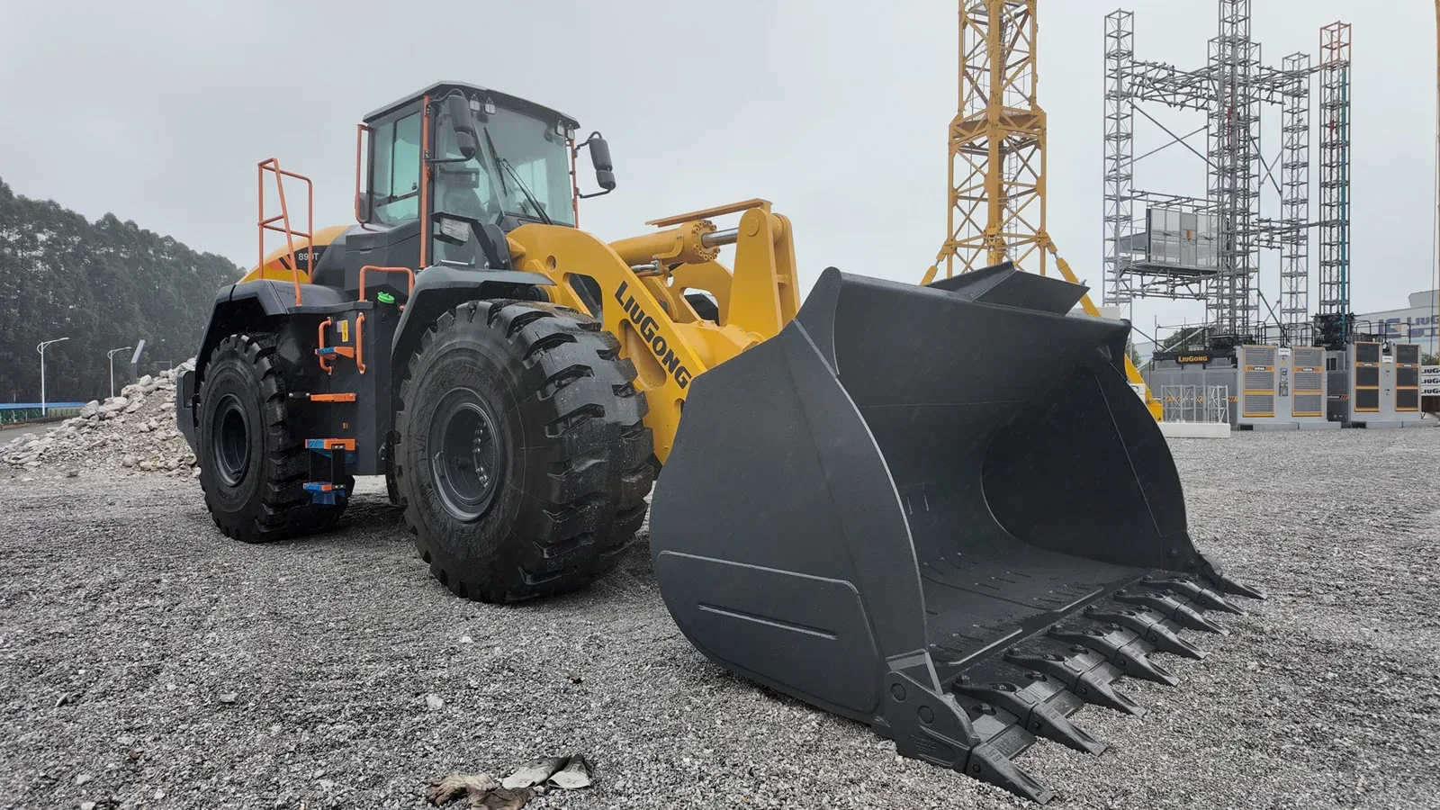 Cargador frontal LiuGong 890T — vista 3 del equipo