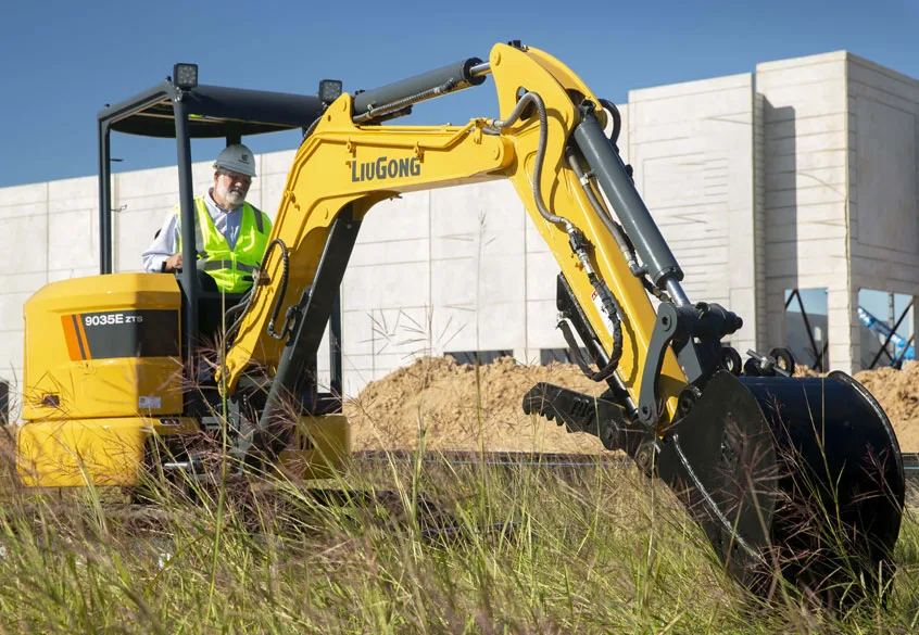 Excavadora compacta LiuGong 9035E — vista 1 del equipo